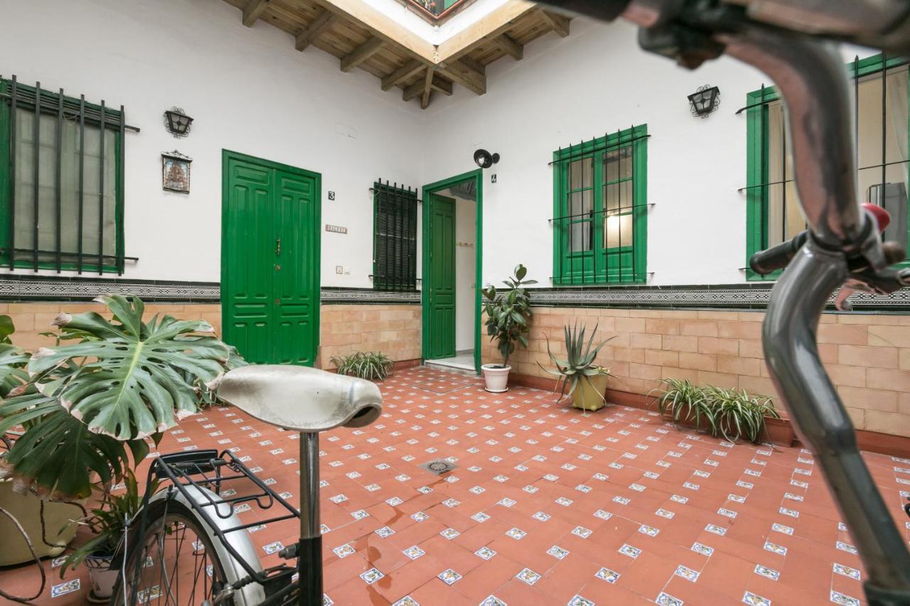 Apartamento Cuarta Puerta Centro Historico Siviglia Esterno foto